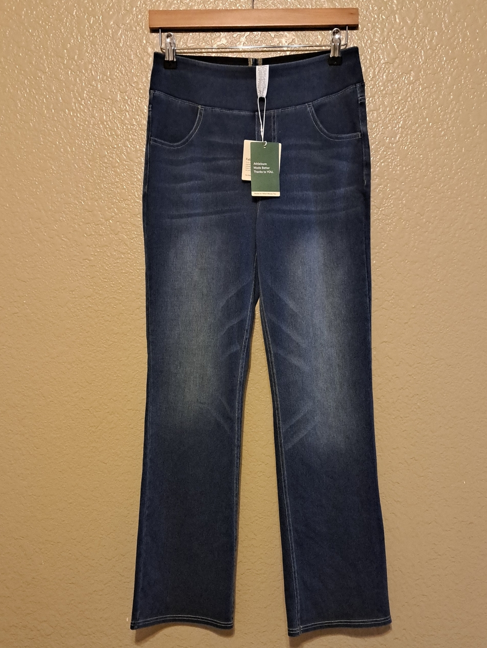 NWT Halara Women’s Pull-On Dark Blue Stretch Jeans. Size M Regular.